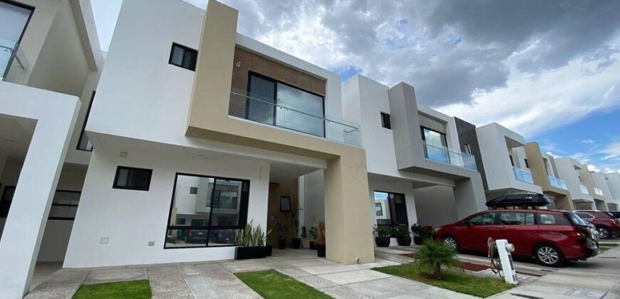 Casa Altos Juriquilla 3 Hab / 3.5 Baños 206 mts. $5,200,000